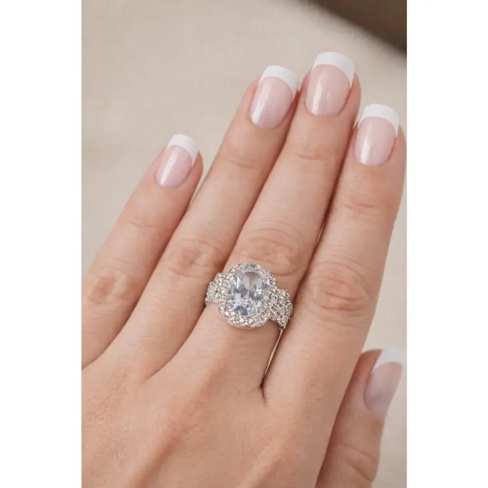 Faceted‎ White Colorless Glass Rhinestone Silver Tone Tone Ring Size 7 R-TN6